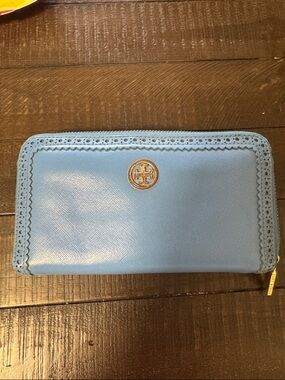 Tory Burch Baby Blue Zip-Around Leather Wallet with Logo Medallion
